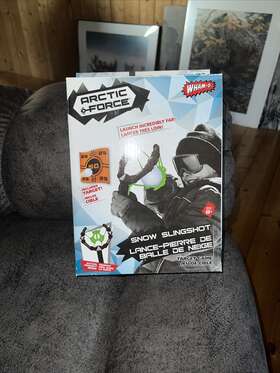 Arctic Force 032187383720 Snowball Maker Slingshot Snow Thrower Toy New In Box