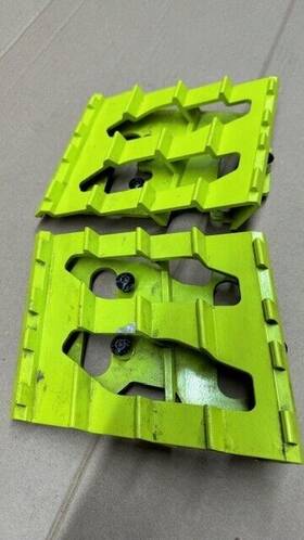 860201614 Ski-doo Driver Footrest Manta Green - Rev Gen4/5 Mxz And Renegade