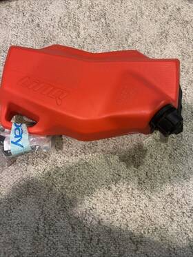 860201774 Ski-doo Linq Fuel Caddy 1 Gallon Red