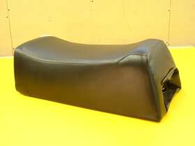 Yam77-84-300bl Tskinz 77-84 Yamaha 300 Enticer Black Snowmobile Seat Cover