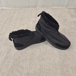 Fireside By Dearfoams Black Women Indoor Outdoor Slipper Boots Size 10 Us. Fixed Price $27.99.